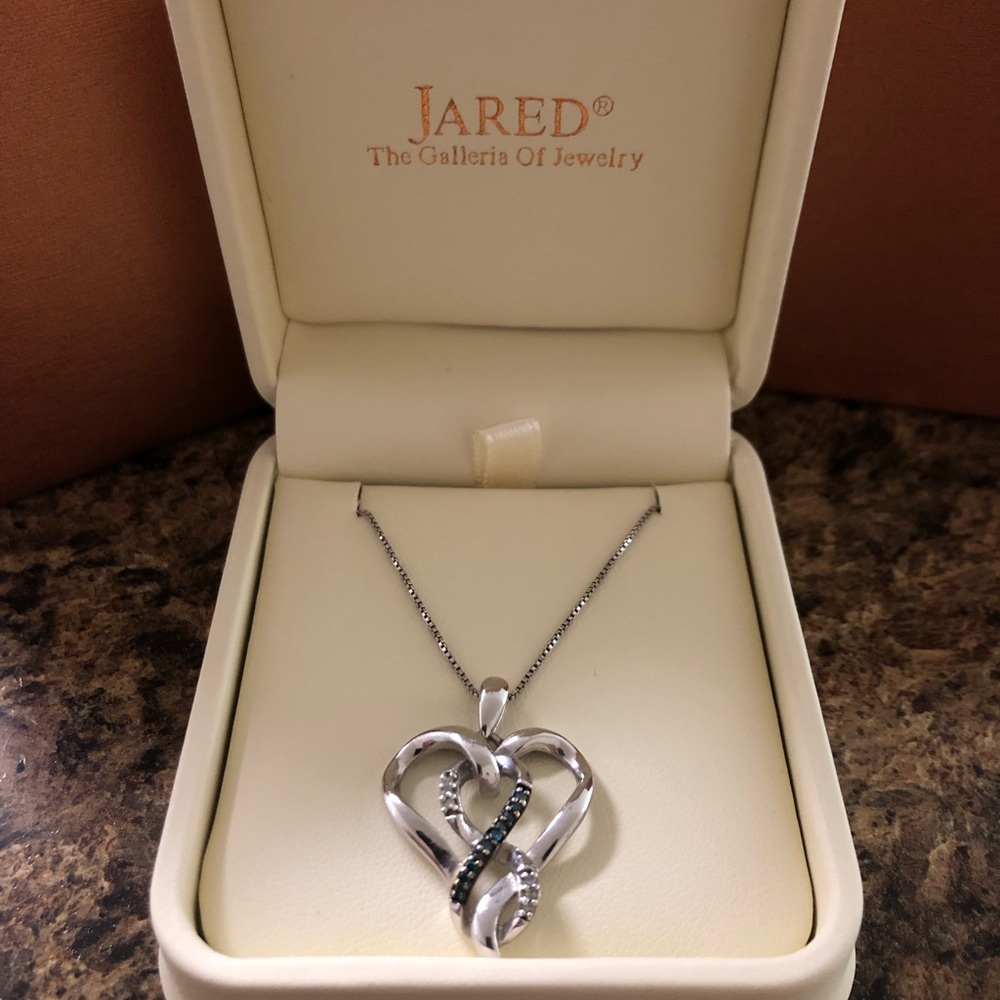 Beautiful Blue/ White Diamond Heart Necklace 💎💙